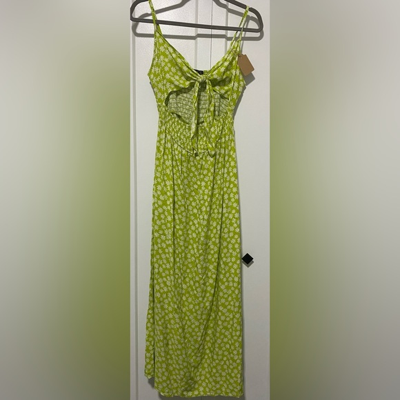 NWT Hesperus Cut Out Smocked Tie Front Daisy Maxi Dress |Size L - Picture 4 of 10